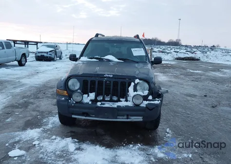 2005 Jeep Liberty Renegade from USA, damaged, VIN 1J4GL38K55W726769